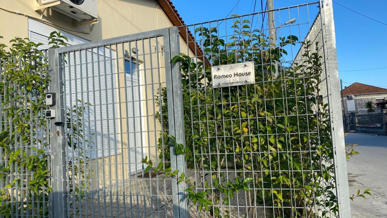 Patras Romeο House Exterior foto